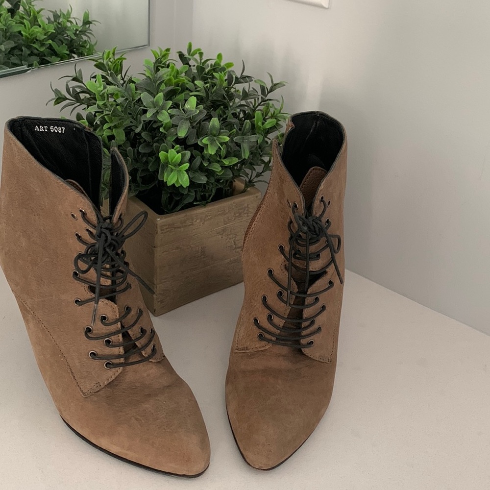 Made in Italy 🇮🇹 Leather booties size 7